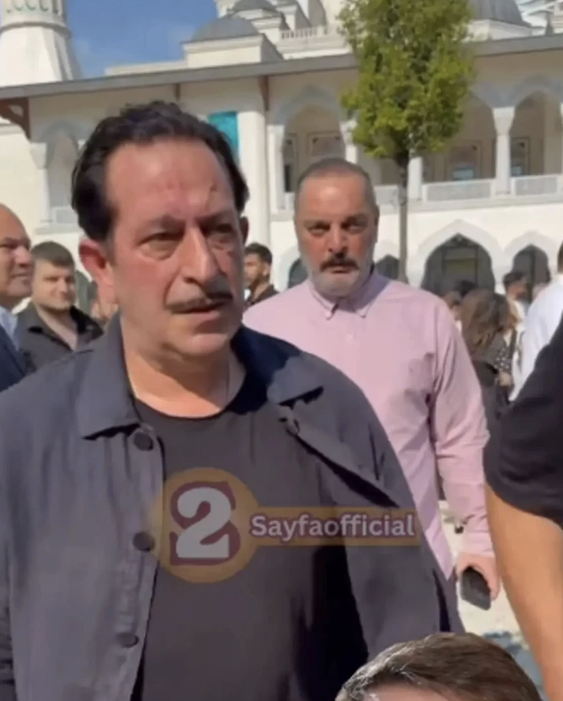 Cem Yılmaz'ı görenler tanıyamadı! Cenazedeki hali şaşırttı... - Resim: 5