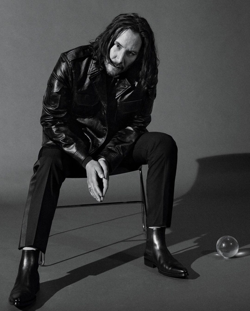 Keanu Reeves'in hayranlarıyla fotoğraf çektirirken dikkat çeken detay - Resim: 3