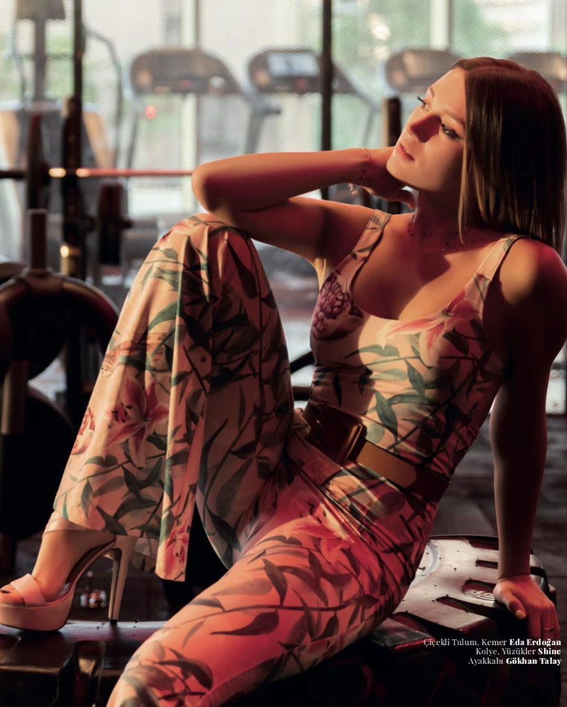 Gizem Karaca seksi pozları ile instagramı yıktı geçti - Resim: 3