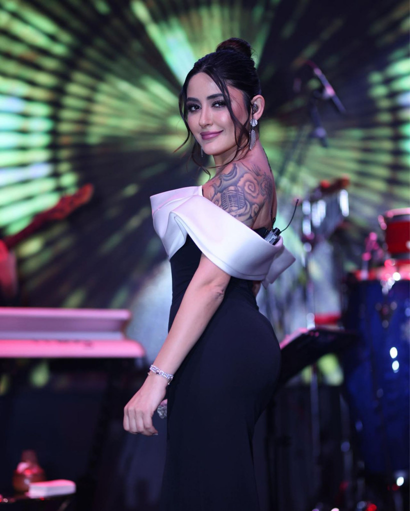 'Ahlaksızlığı özendiriyor' denildi! Isparta konseri iptal edilen Melek Mosso fena patladı: Sapıklığı... - Resim: 2