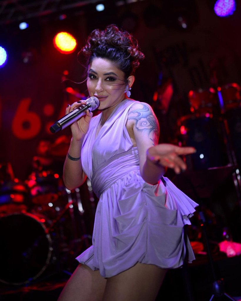 'Ahlaksızlığı özendiriyor' denildi! Isparta konseri iptal edilen Melek Mosso fena patladı: Sapıklığı... - Resim: 3