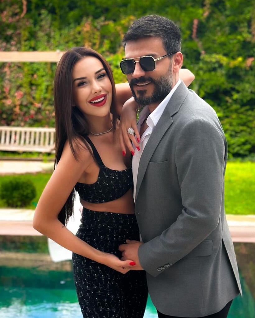 'Tahliye' partisinde tepki çeken anlar! Dilan Polat ile Sıla Doğu dudak dudağa öpüştü - Resim: 4