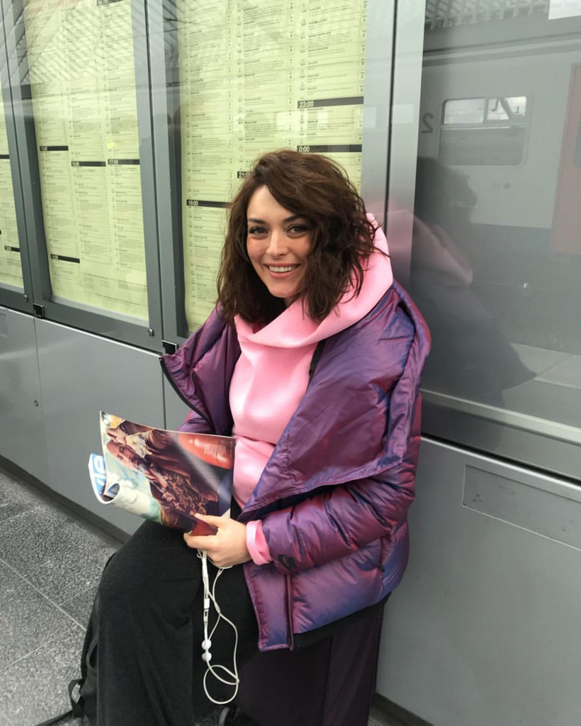 Ezgi Mola: Beni bedenime küstürüyorsunuz - Resim: 1