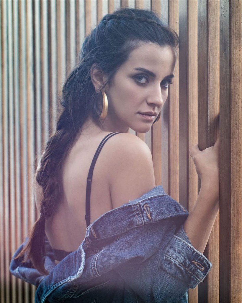 Sen Anlat Karadeniz yıldızı İrem Helvacıoğlu dekolteli pozuyla ortalığı yıktı geçti - Resim: 3