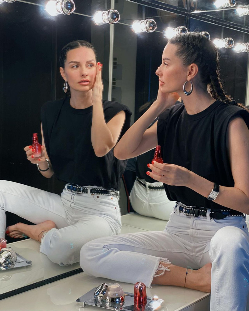 Sosyete gelini Yasemin Özilhan'dan sevindiren haber geldi - Resim: 1