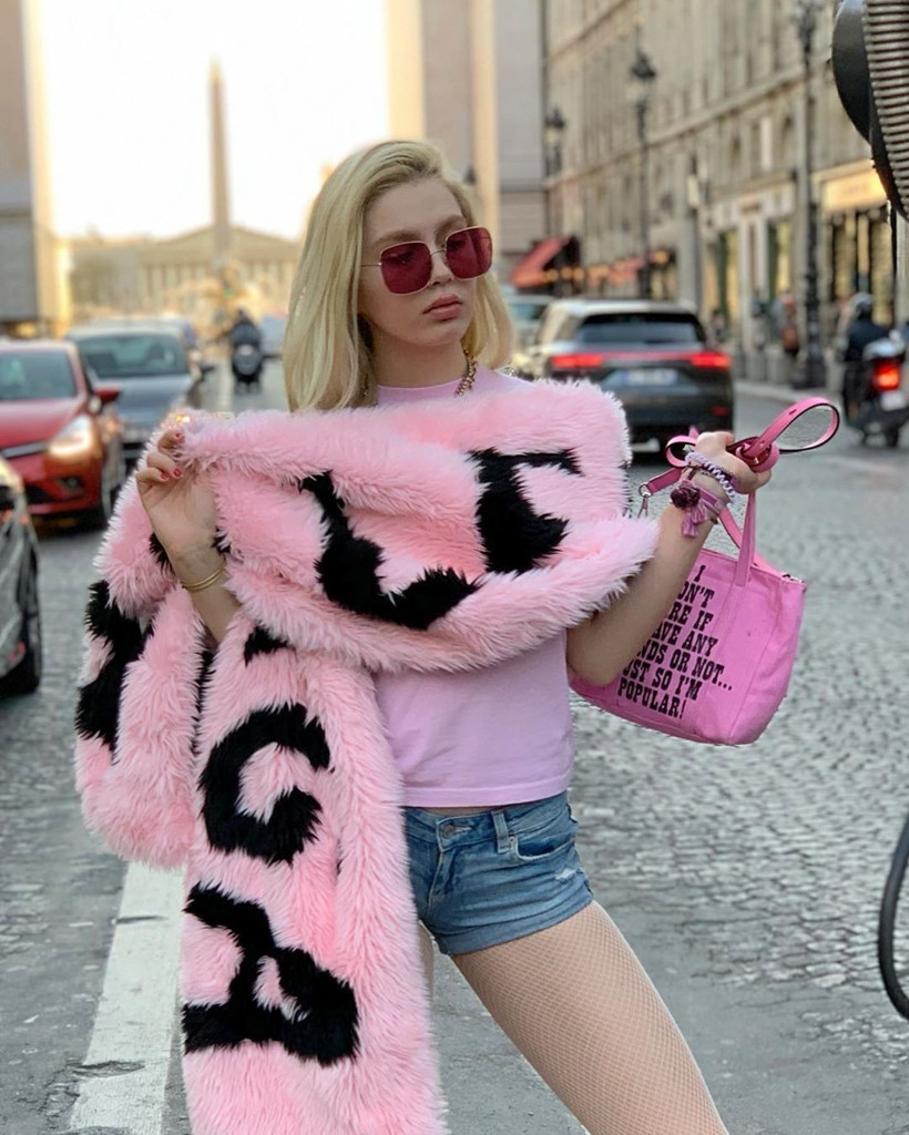 Aleyna Tilki kötü örnek oldu yırtık çorapların sırrı da çözüldü görenleri şoke etti - Resim: 1