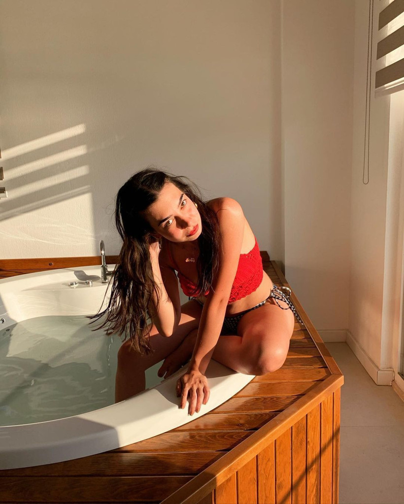 Alemin Kralı Oben Birsu Demir düğmeleri açıp iç çamaşırıyla poz verdi! - Resim: 4