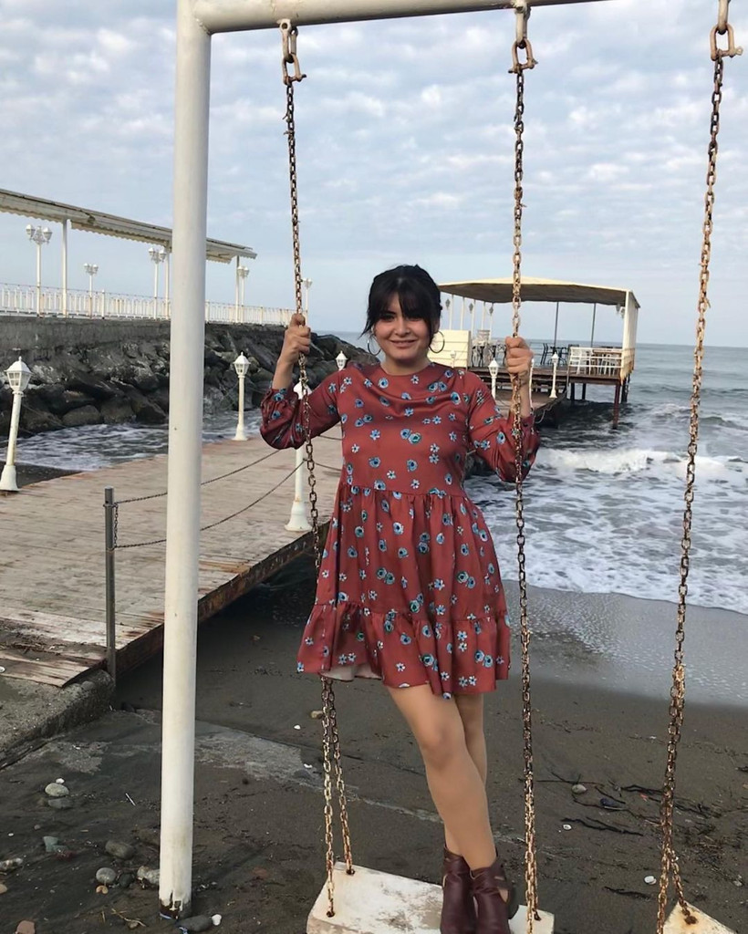 Hanife Gürdal kafaları karıştırdı! Dekolteli pozlarını tek tek sildi! Sebebi ise bakın ne - Resim: 4