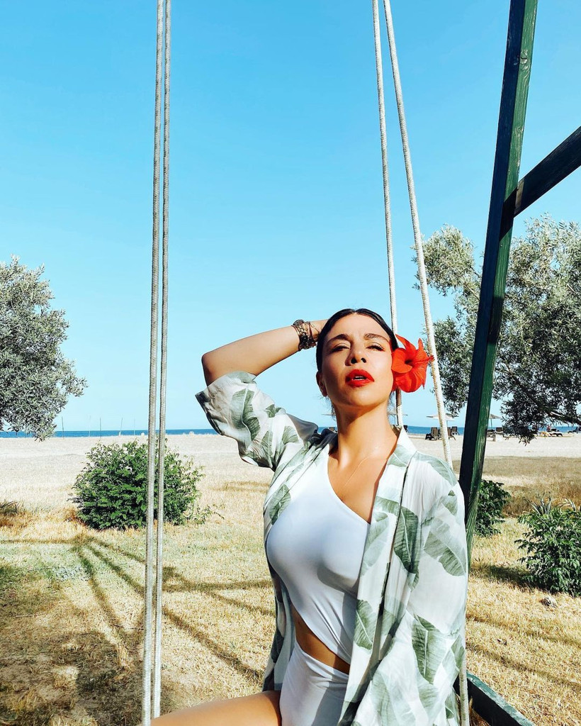 60 kilo verdi bikinili pozlarıyla şaşkına çevirdi! Yeşim Ceren Bozoğlu bambaşka biri oldu - Resim: 4