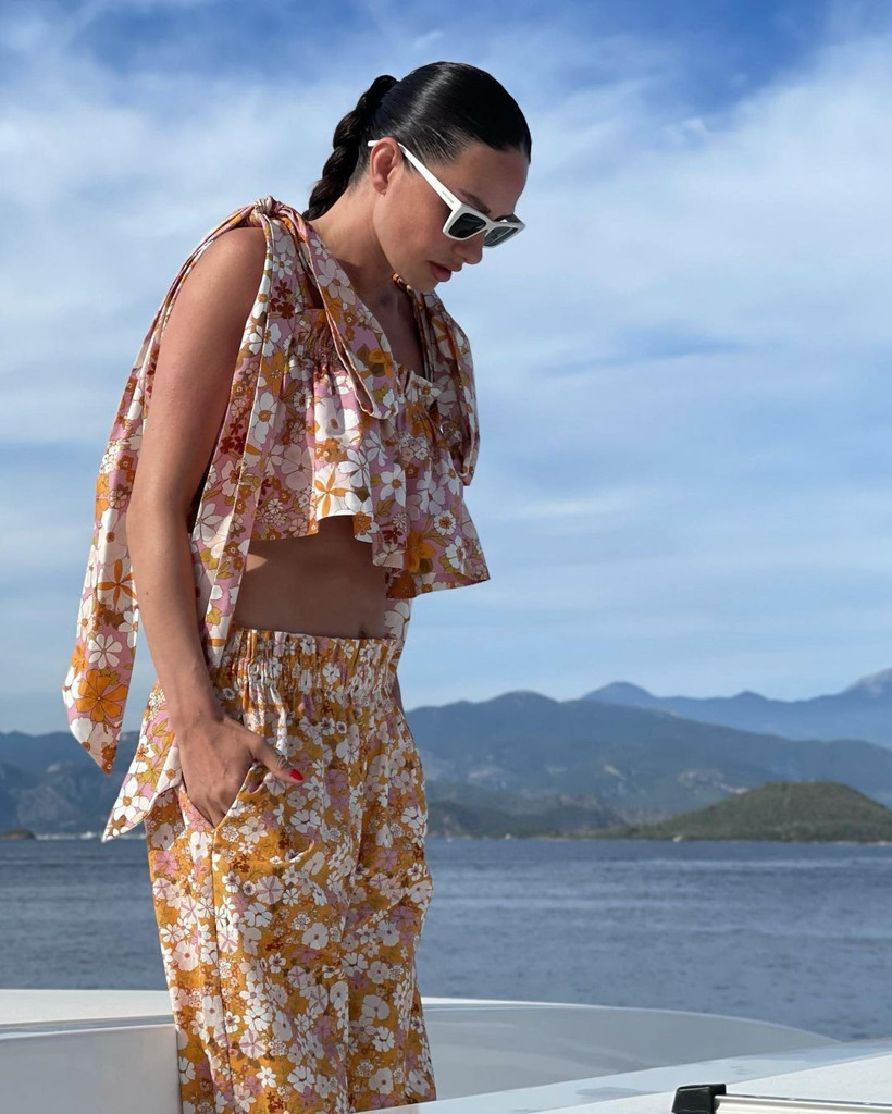 Yasemin Özilhan bikinisiyle kano keyfi yaptı fit vücuduna beğeni yağdı - Resim: 4