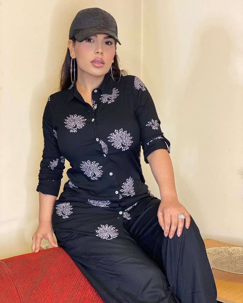 'Beni kafamdan vur' deyip İstanbul'a kaçan Afgan şarkıcı Aryana Sayeed anlattı: Kucağıma... - Resim: 1