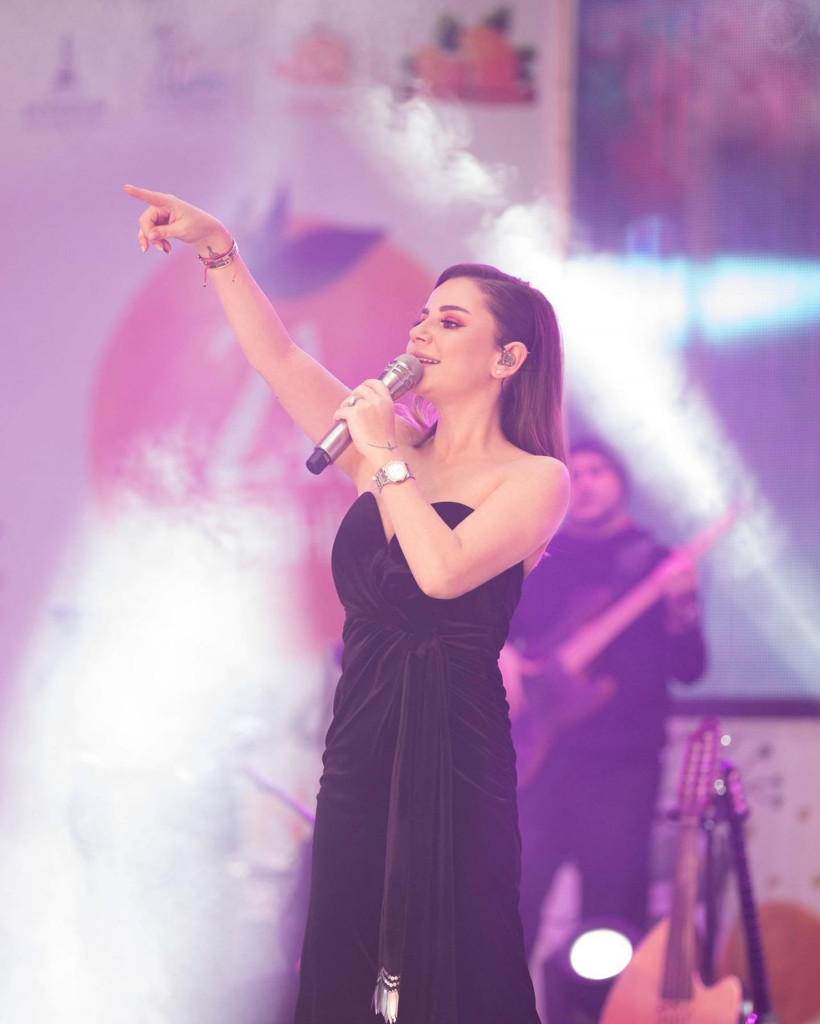 Babamın sesi gitti hiçbir şey konuşmadı! 'Çok kötü bir kocaydı' diyen Merve Özbey itiraf etti - Resim: 4