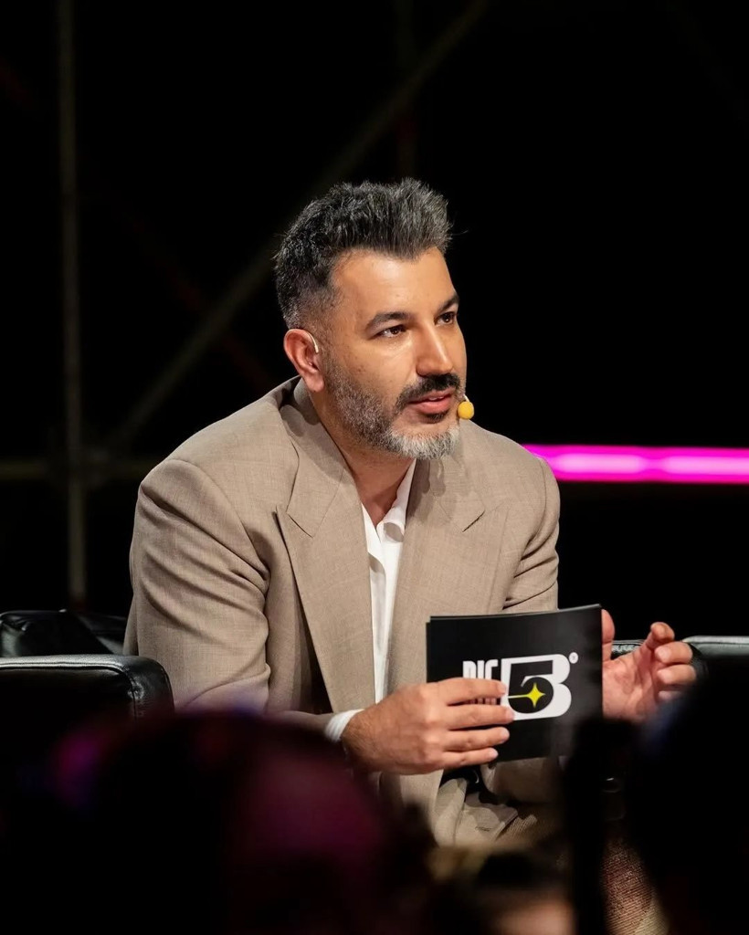 Manifest'in kurucusu Tolga Akış fenomen Gizem Kaya ile evlendi... - Resim: 3