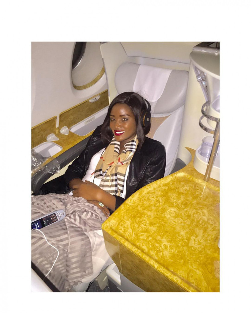 Uganda devlet başkanı Afrika güzelinin saçlarına takıldı! - Resim: 3