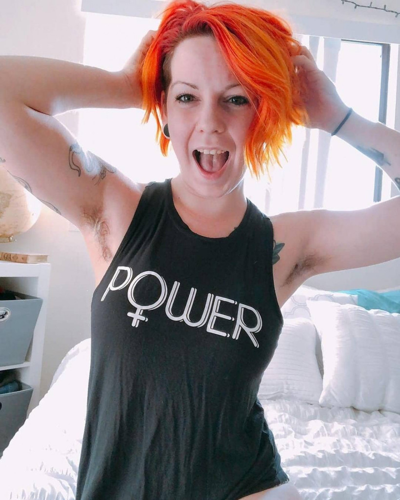 Kıllı Ocak kampanyasını başlattı: Koltuk altı kıllarını boyuyor - Resim: 4