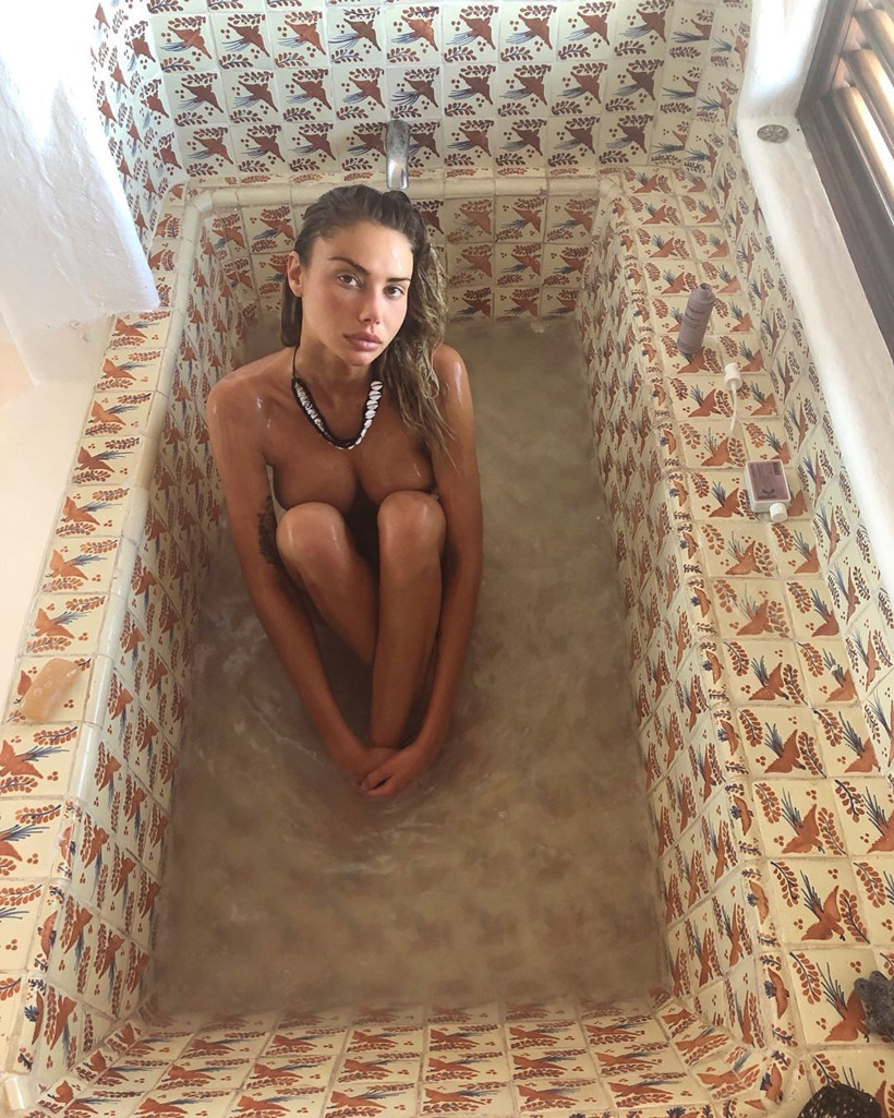 Seksi model modaya uydu Küvvetten yaptığı çıplak paylaşım yürek hoplattı - Resim: 3