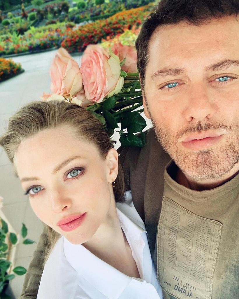 Seksi Model Kate Moss, Mert Alaş'a striptiz yaptı! - Resim: 1