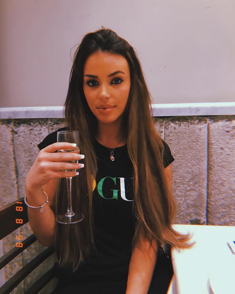 Ünlü fenomen tanınmaz halde! Sokaklara düştü, gözyaşlarına boğuldu - Resim: 1