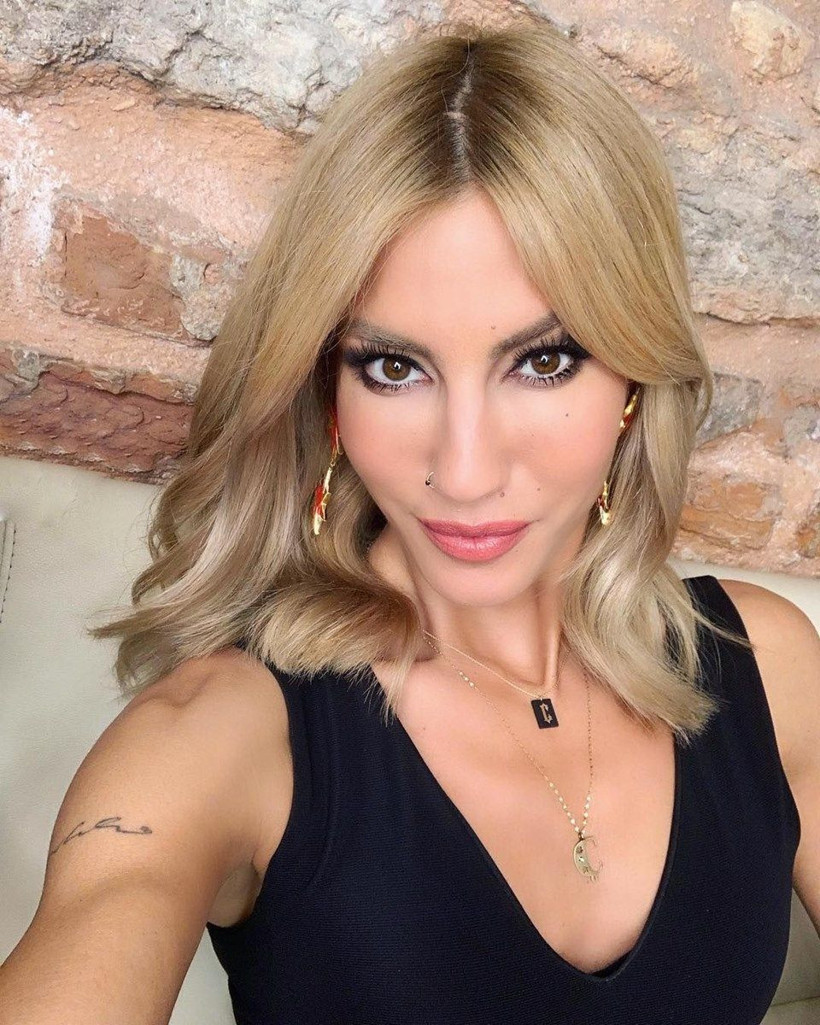 Çağla Şıkel'den samimi açıklamalar bakın artık neden bikini giymiyor - Resim: 2