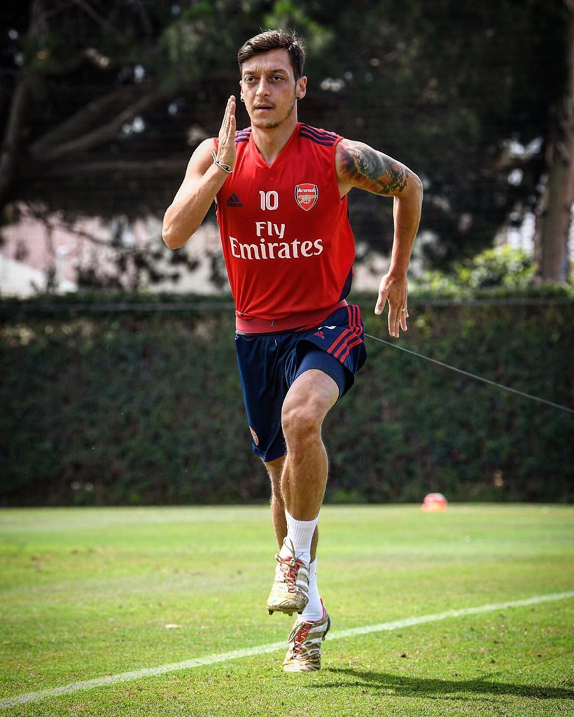 İddiayı kaybeden Mesut Özil sosyal medyayı salladı! - Resim: 2