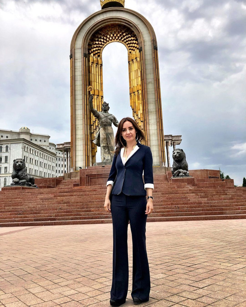 Nazlı Çelik mini şortuyla sosyal medyayı salladı - Resim: 2