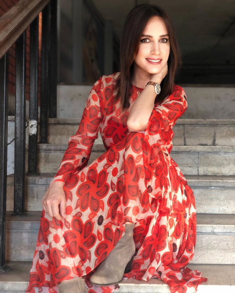 Nazlı Çelik mini şortuyla sosyal medyayı salladı - Resim: 3