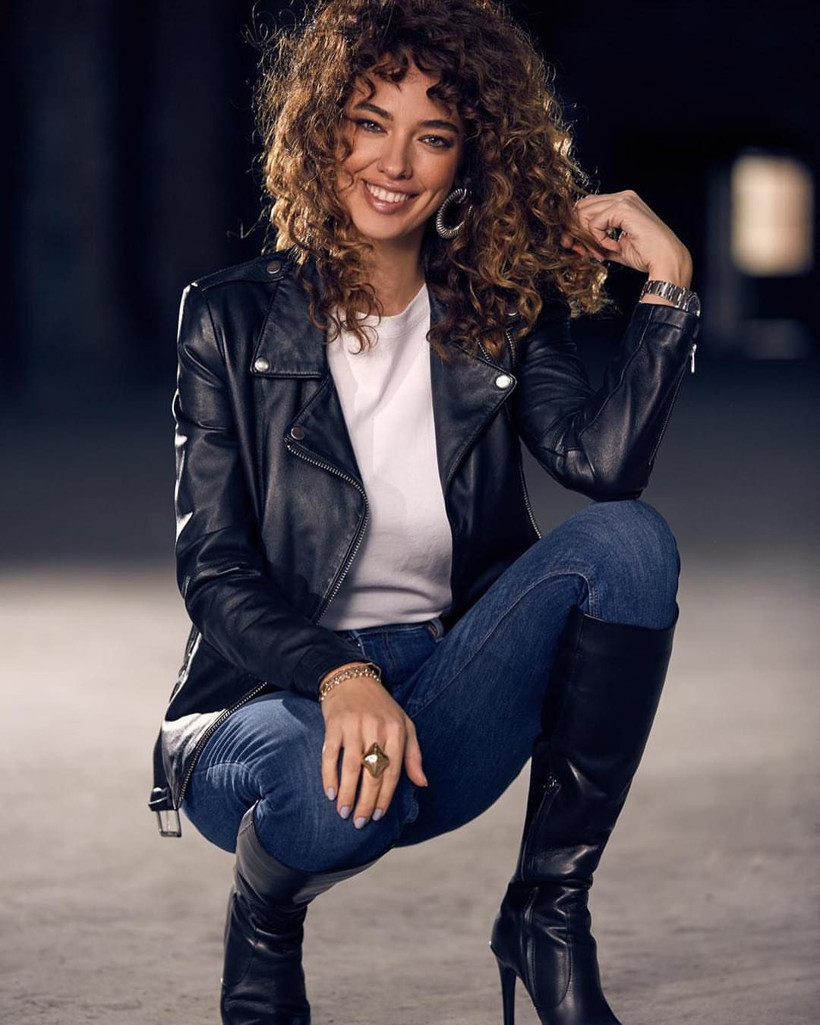 Kardeş Payı'nın Feyza'sı oyuncu Seda Bakan bebeğini emzirirken poz verdi! Takipçileri ikiye bölündü - Resim: 4