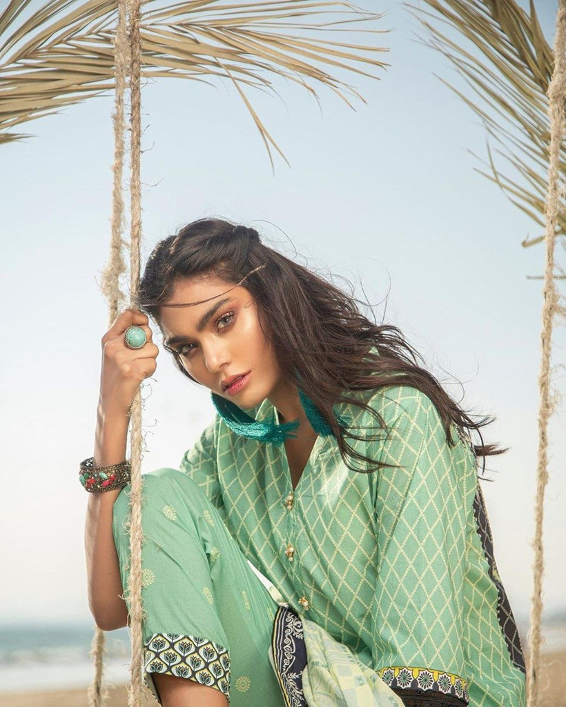 Pakistan'ın ünlü modeli Zara Abid de düşen uçaktaydı! Ülke şokta - Resim: 2