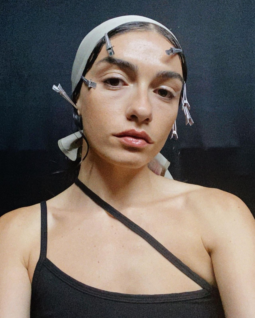 Hakan Muhafız'ın yıldızı Hazar Ergüçlü 19 yaş büyük sevgilisiyle ilgili bakın ne dedi - Resim: 4