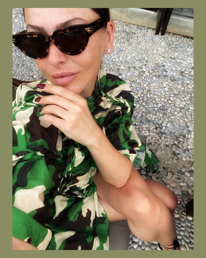 Hadise'nin Küçük Bir Yol klibinde giydiği elbisenin fiyatı 'yok artık' dedirtti - Resim: 2