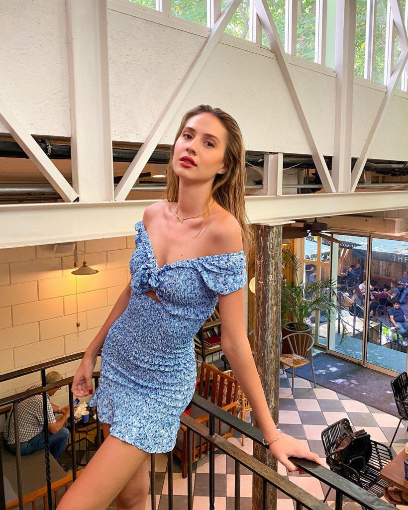 Türkiye güzeli Simay Rasimoğlu iç çamaşırsız kıyafetiyle nefesleri kesti - Resim: 4