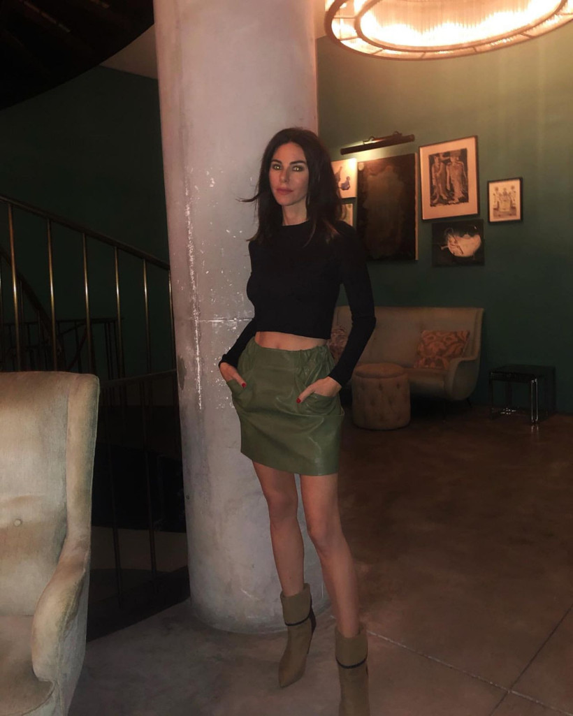 Defne Samyeli yine herkesi mest etti! Siyah bikini üzerine filelisi olay oldu - Resim: 3