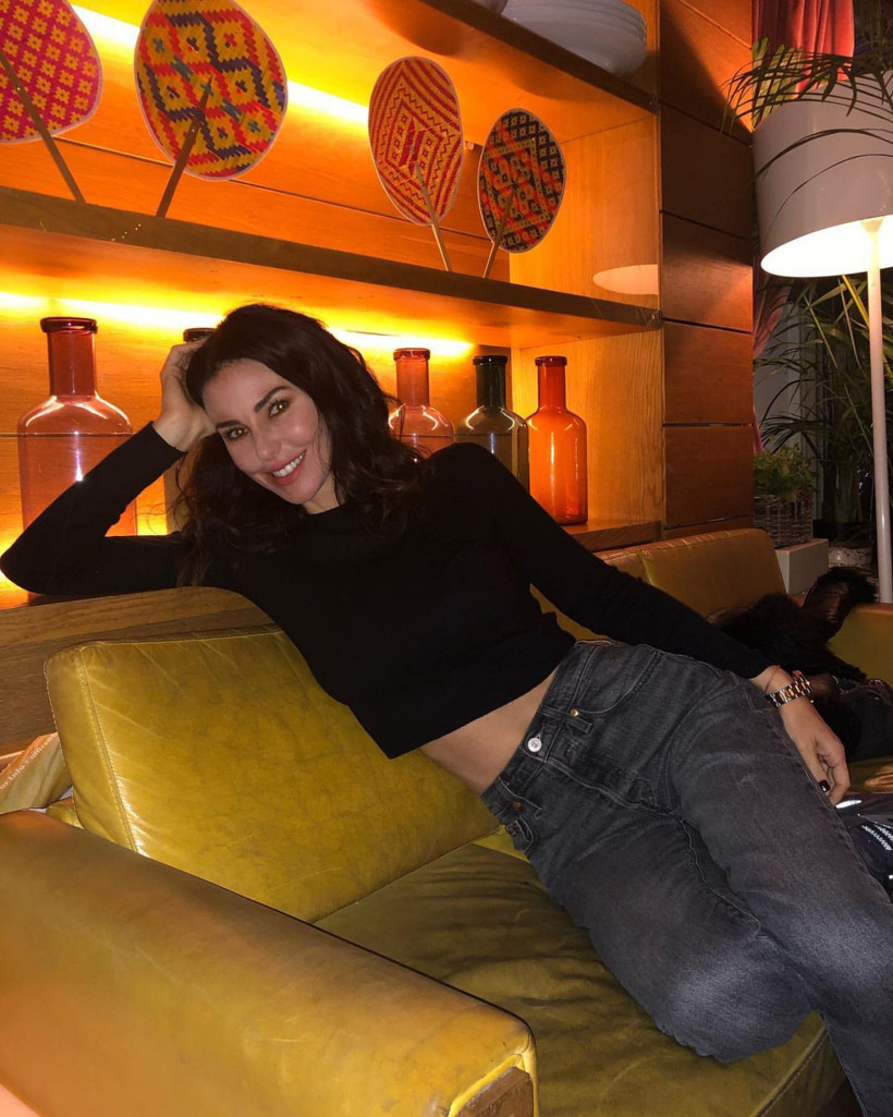 Defne Samyeli yine herkesi mest etti! Siyah bikini üzerine filelisi olay oldu - Resim: 4