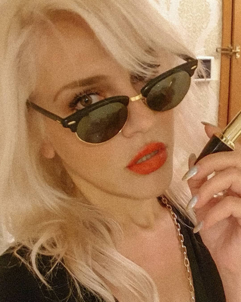 Anahtarı kapıcıya vermişti! Zeynep Sağdaş yatak odasına girince hayatının şokunu yaşadı! - Resim: 1