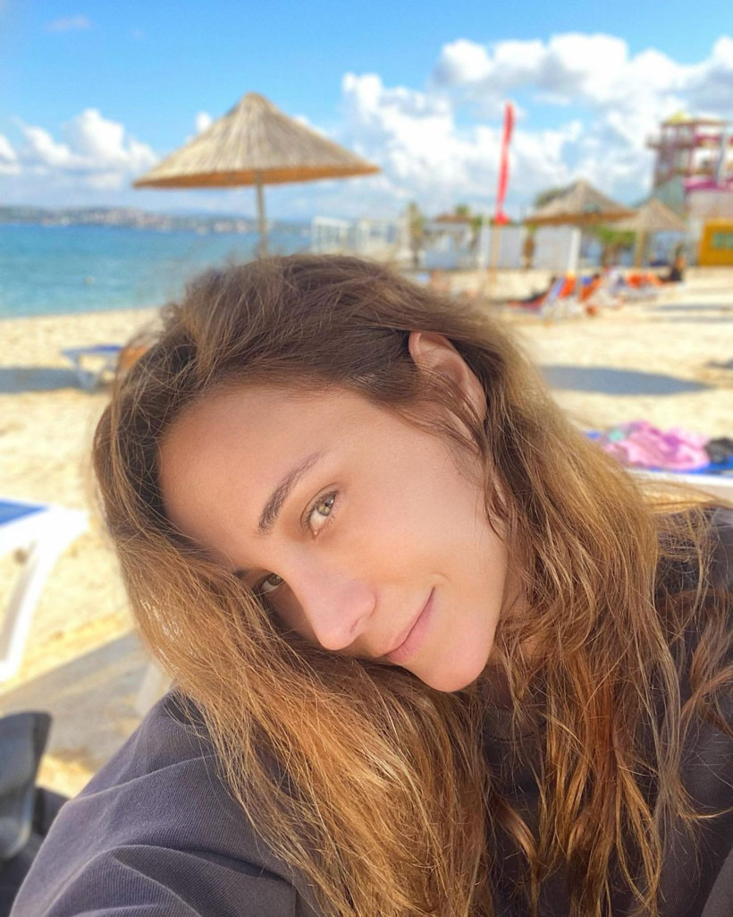 Sadakatsiz ve Mucize Doktor'u reddetti Exxen'le anlaştı! İşte Burçin Terzioğlu'nun yeni dizisi - Resim: 1