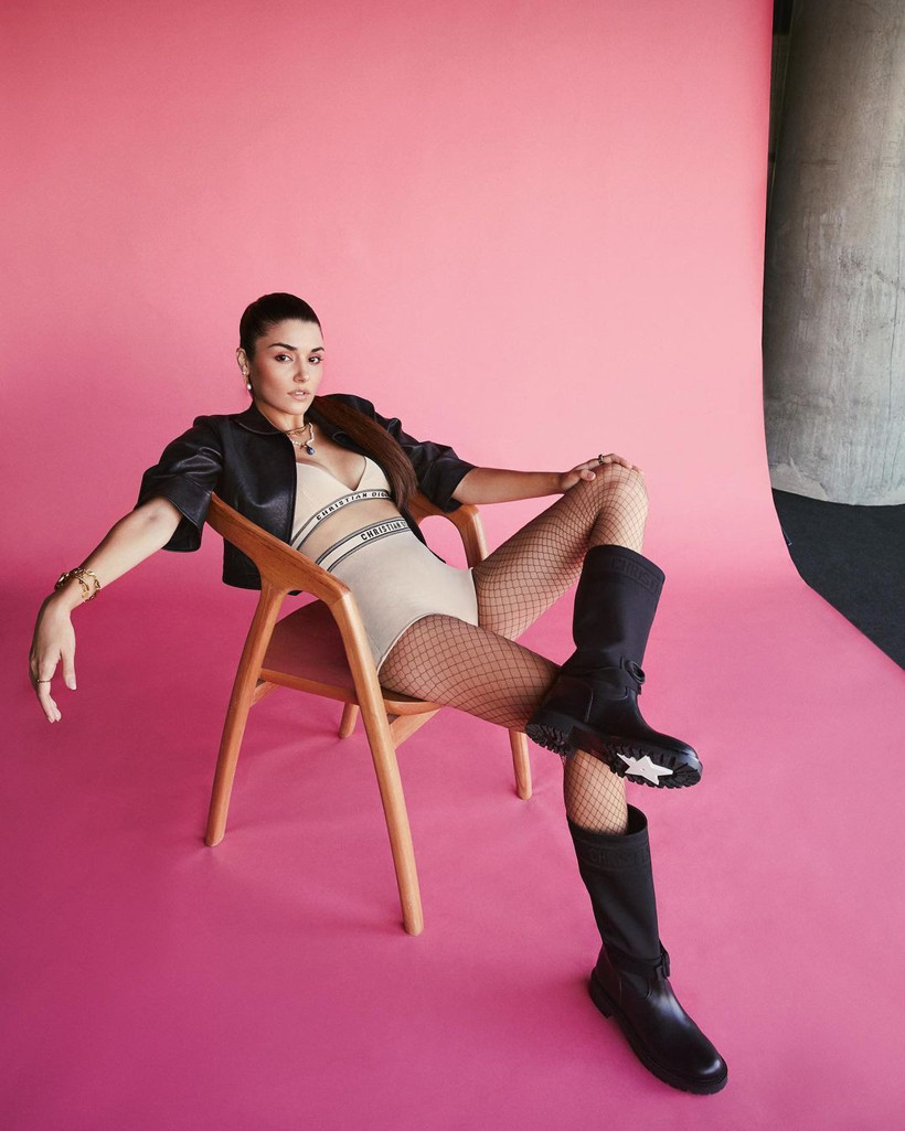 Hande Erçel paylaştı Kerem Bursin'le Sarp Bozkurt'tan olay poz: Biliyorsunuz ben evliyim - Resim: 2