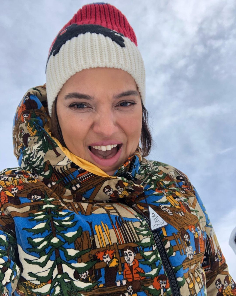 Demet Akalın'ın makyajsız hali olay oldu! Tatil pozlarına tepkiler çığ gibi - Resim: 4