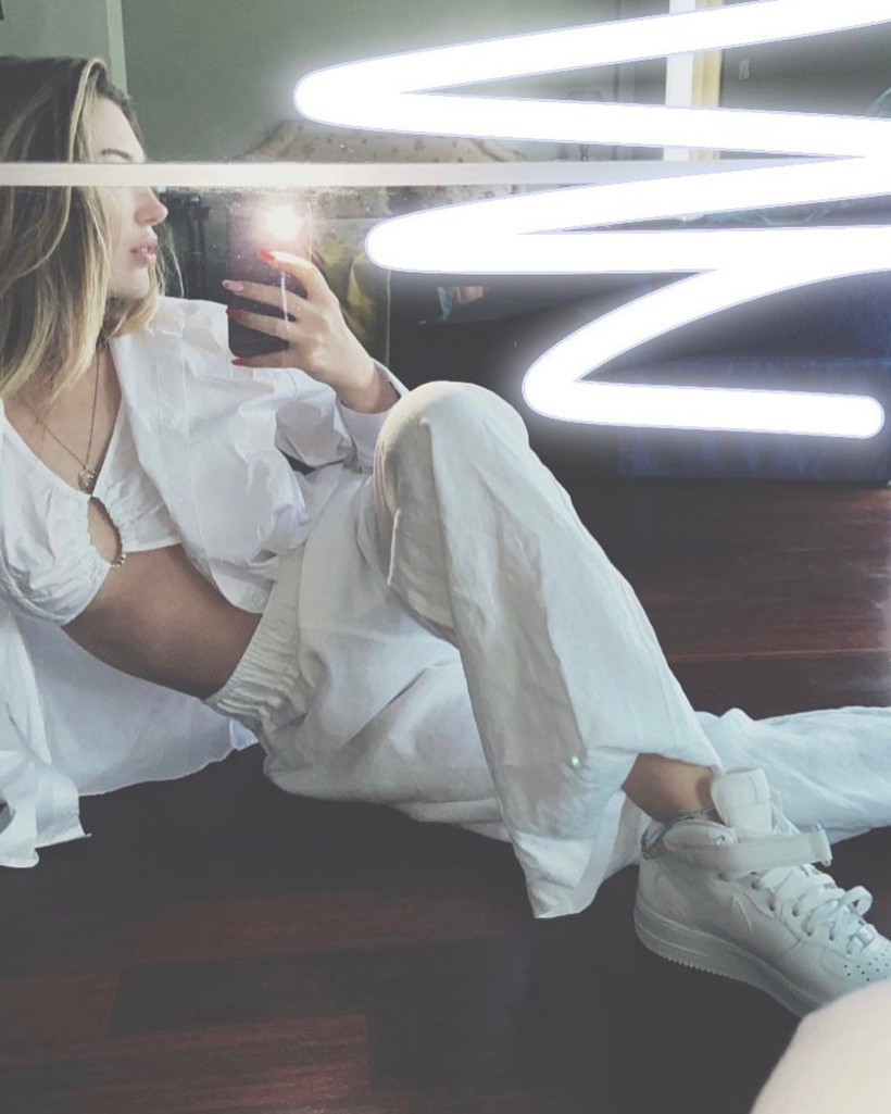 Kırmızı elbiseyle bacak şovu yaptı! Mehmet Ali Erbil'in kızı Yasmin Erbil nefes kesti - Resim: 2