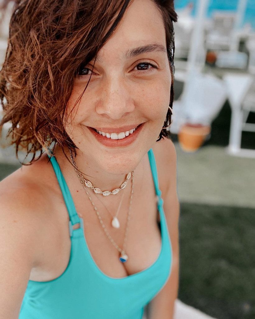 İzin alıp ilk kez paylaştı! Bergüzar Korel'in en özel anı Instagram'ı yıktı geçti - Resim: 2