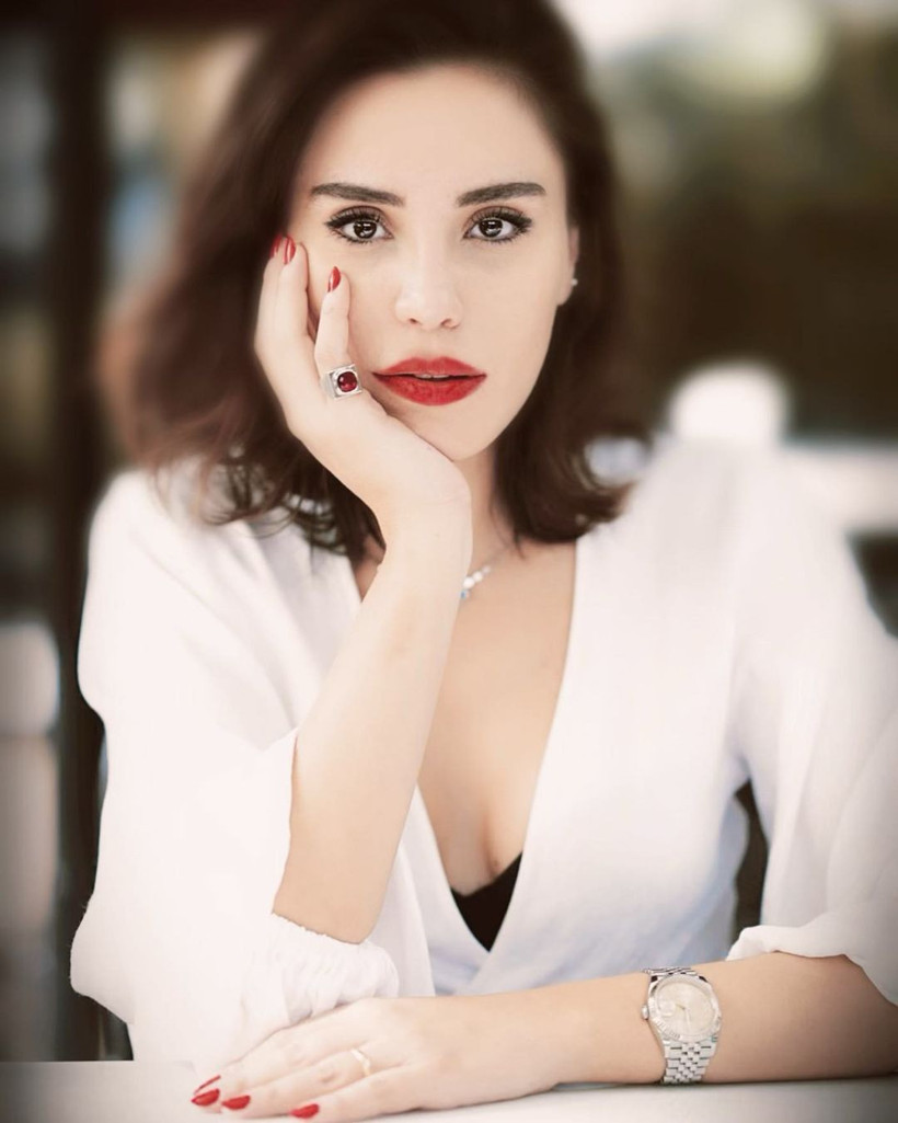 Yasağı yıllar sonra çiğnedi! Exxen Şeref Bey'in Suna'sı Şükran Ovalı: Ağladığına inanmıyorum - Resim: 4