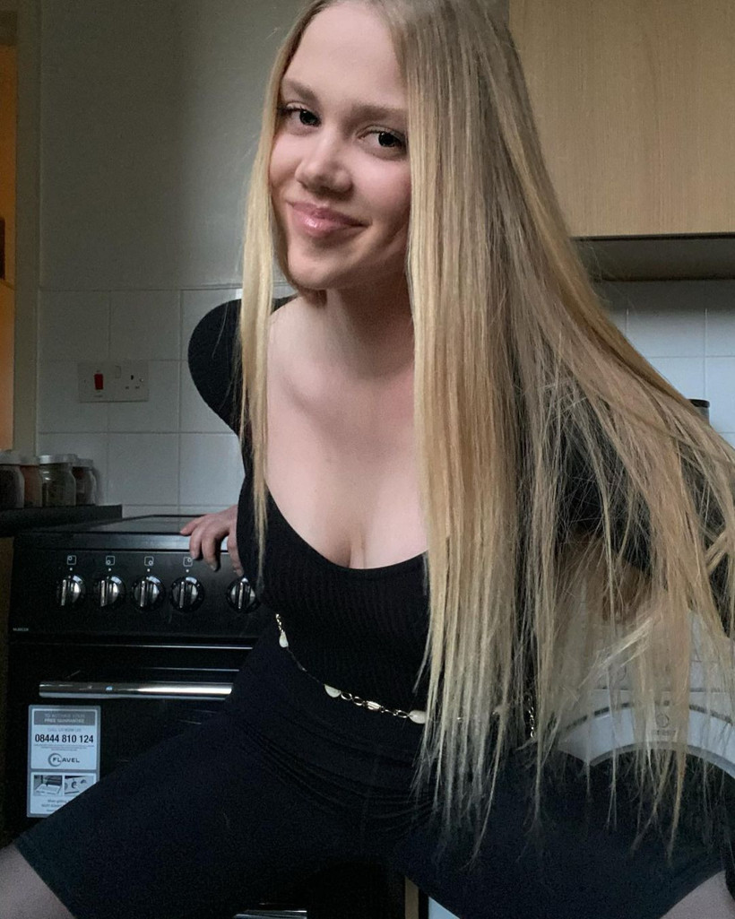 Sokakta iç çamaşırsız dolaştı Seren Yüceli'nin pozları olay oldu! Türkiye'yi terk etmişti - Resim: 4