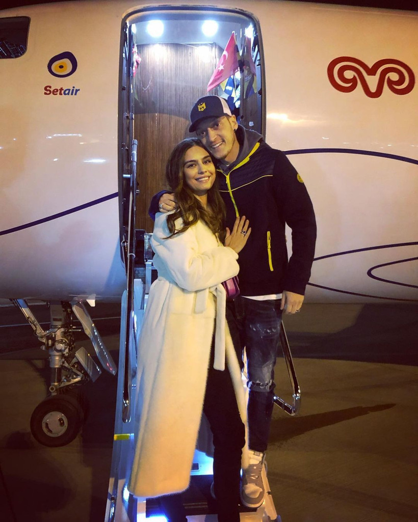20 ev değerinde saatler! Mesut Özil ile Amine Gülşe'nin saatleri dudak uçuklattı - Resim: 4