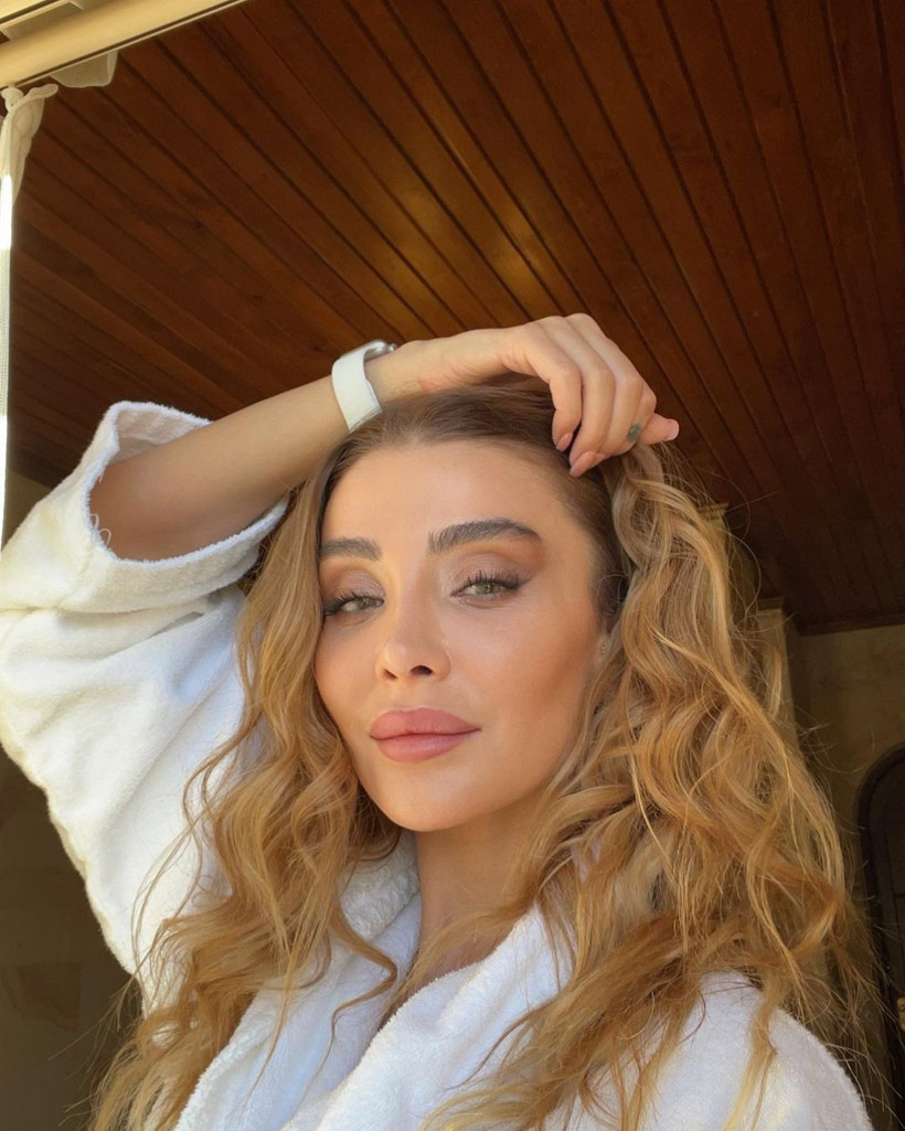Özge Ulusoy 'ilk estetiğim' deyip paylaştı yine kimse inanmadı olay değişim - Resim: 4