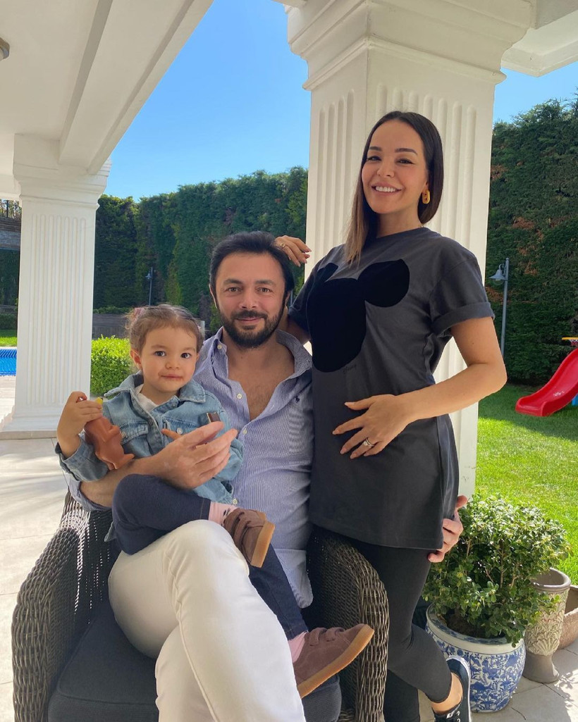 İkinci kez anne olacak şarkıcı Bengü bebeğinin ismini açıkladı isim babası... - Resim: 4