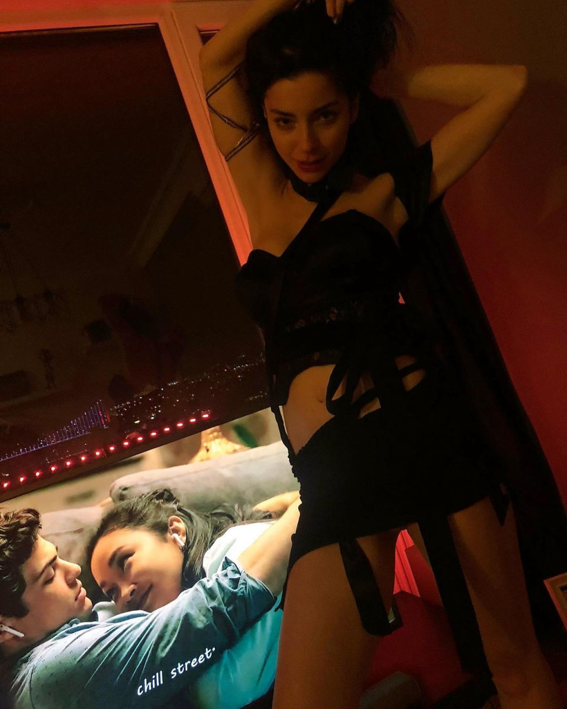 'Jiletlemiştim' itirafı geldi! 'Kusacağım' deyip Merve Boluğur konuştu: Ergenlik yıllarımda... - Resim: 2