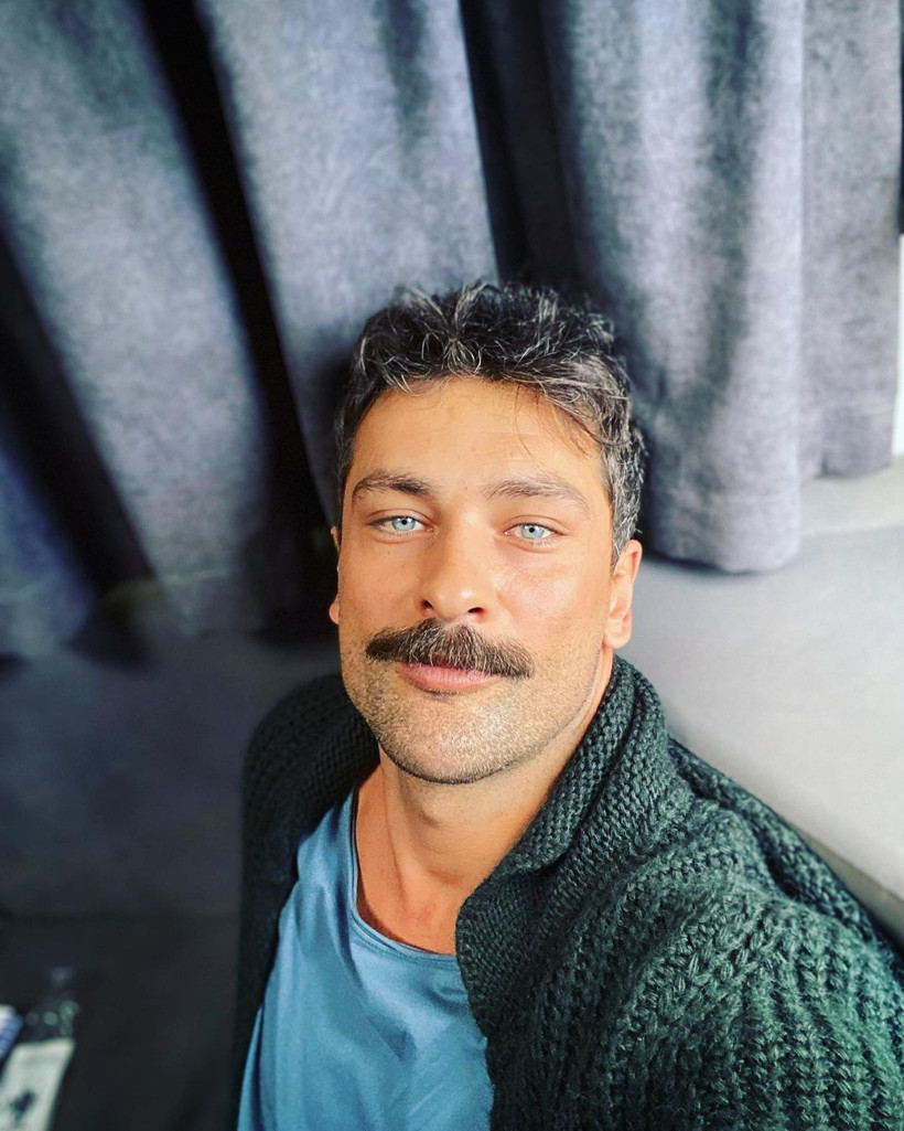 '11 yerinden bıçaklanıp öldürüldü' deyip Onur Tuna anlattı! 'Aldattım' itirafı: Yataktan kalkarken... - Resim: 1