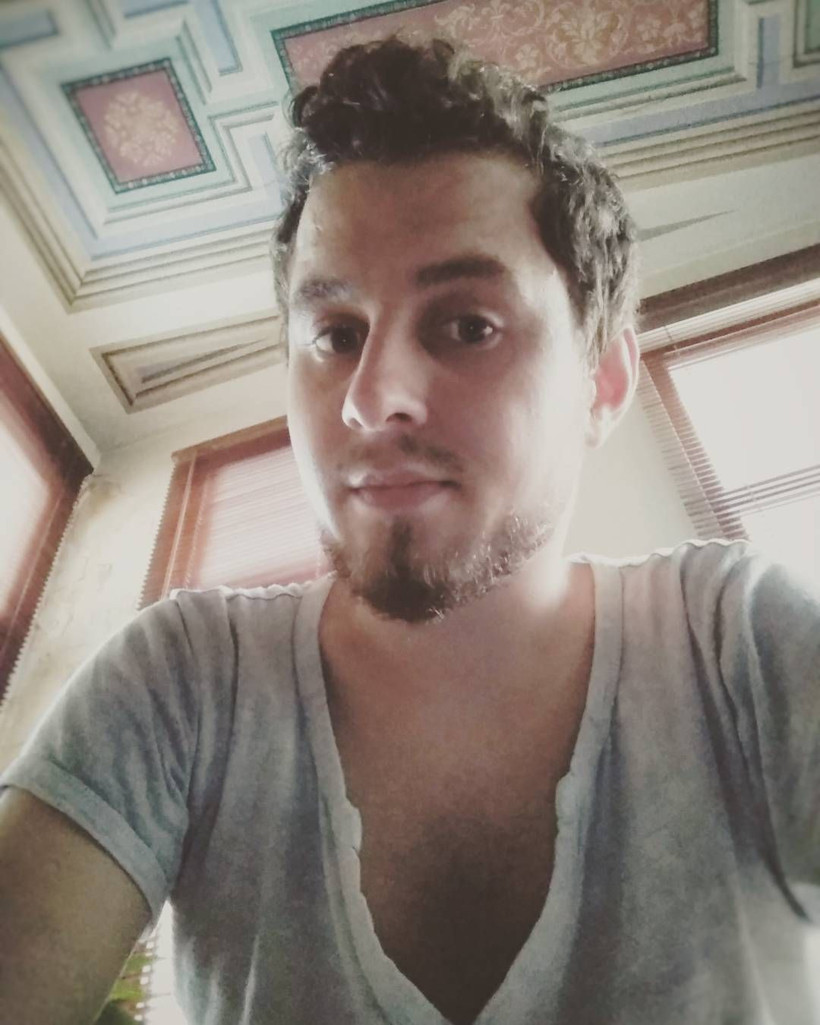 Diriliş Ertuğrul oyuncusu Erkan Kaledibi canına kıydı! Eve giren babanın dünyası başına yıkıldı: Meğer... - Resim: 1