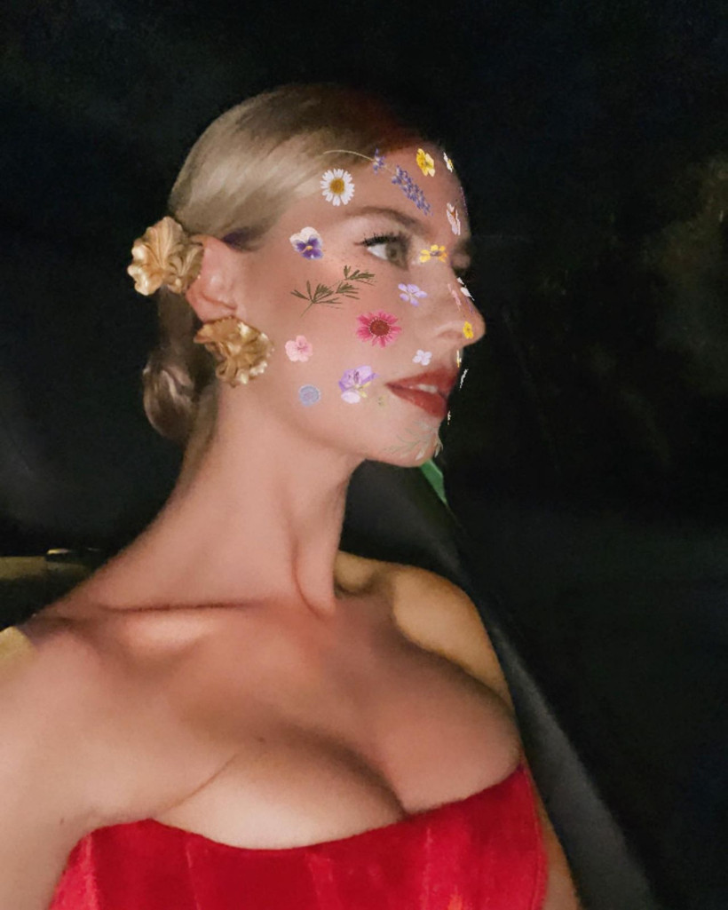 Namaza başlayan Tuba Ünsal gelen tepkilere bakın ne dedi! 'Babaannem kara çarşaflı bir Müslüman' demişti - Resim: 3