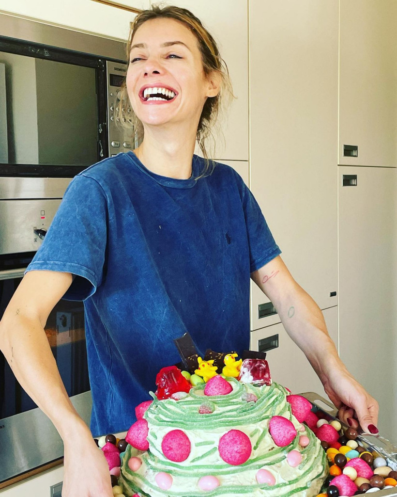 Namaza başlayan Tuba Ünsal gelen tepkilere bakın ne dedi! 'Babaannem kara çarşaflı bir Müslüman' demişti - Resim: 4