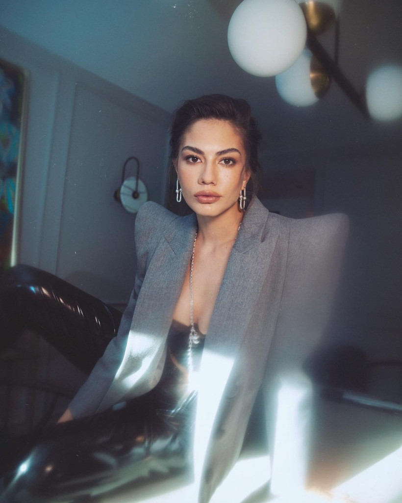 '15 yaşından beri hayal kuramadım' diyen Demet Özdemir itiraf etti: Gizleyip saklayıp... - Resim: 2